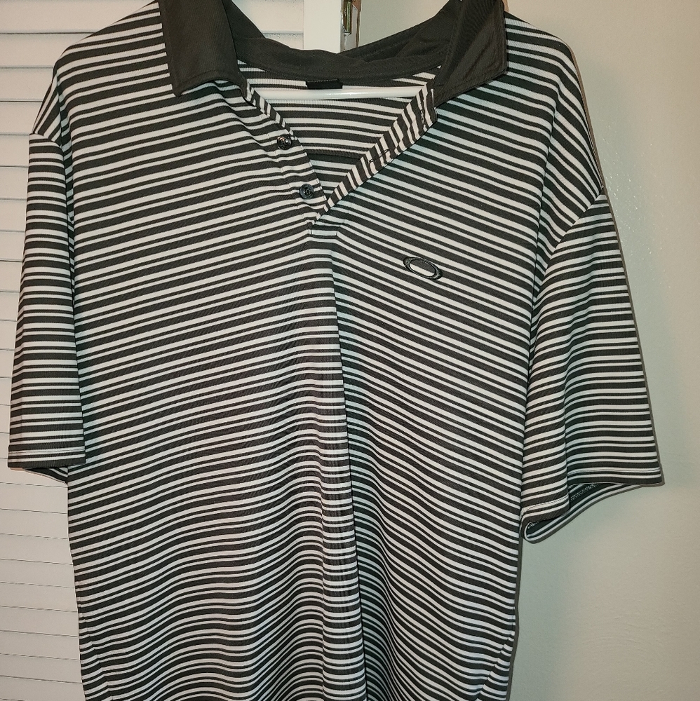 Mens XXL Oakley polo